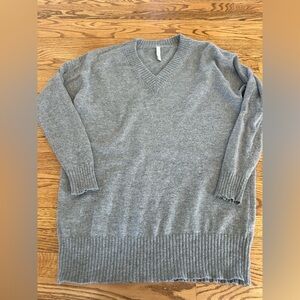 Athleta V-Neck Tunic sweater in a gray wool and cashmere blend